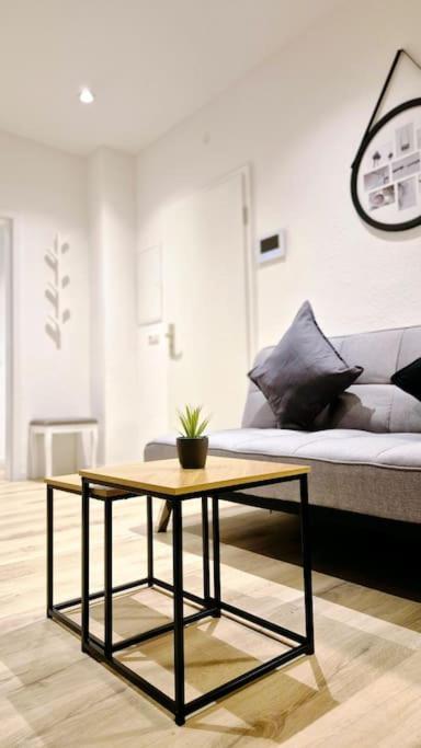 Tiny-home-stil Rhein-nah Und Verkehrsanbindung