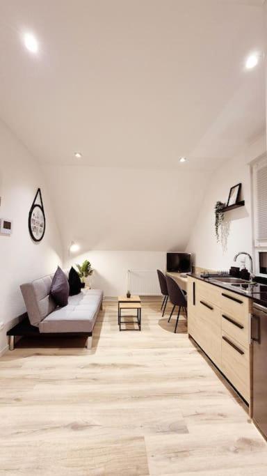 Apartment Tiny-home-stil Rhein-nah Und Verkehrsanbindung *
