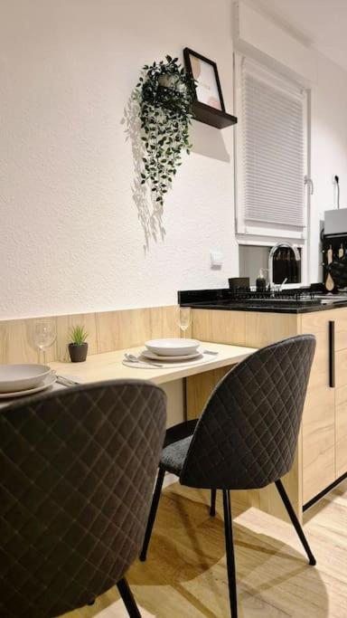 Tiny-home-stil Rhein-nah Und Verkehrsanbindung